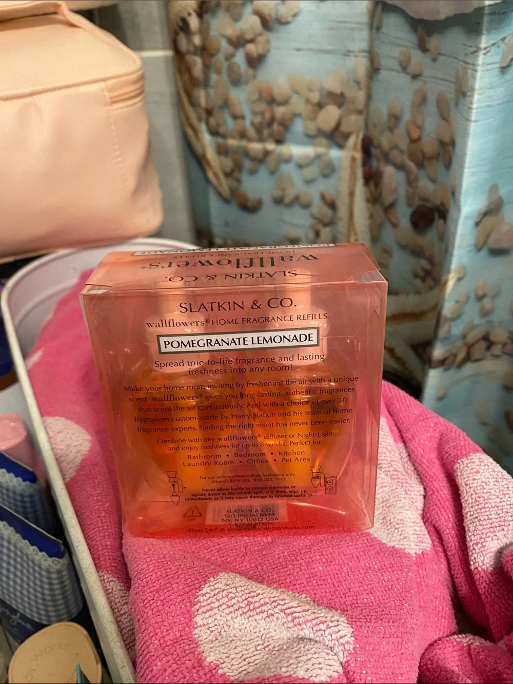 Slatkin & Co. (Bath & Body Works)Pomegranate Lemonade Wallflowers Refill — Pink